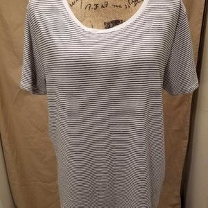 Crew neck striped shirt.